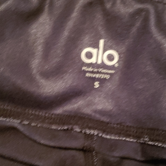 Alo Yoga butterflies black leggings - Picture 10 of 10